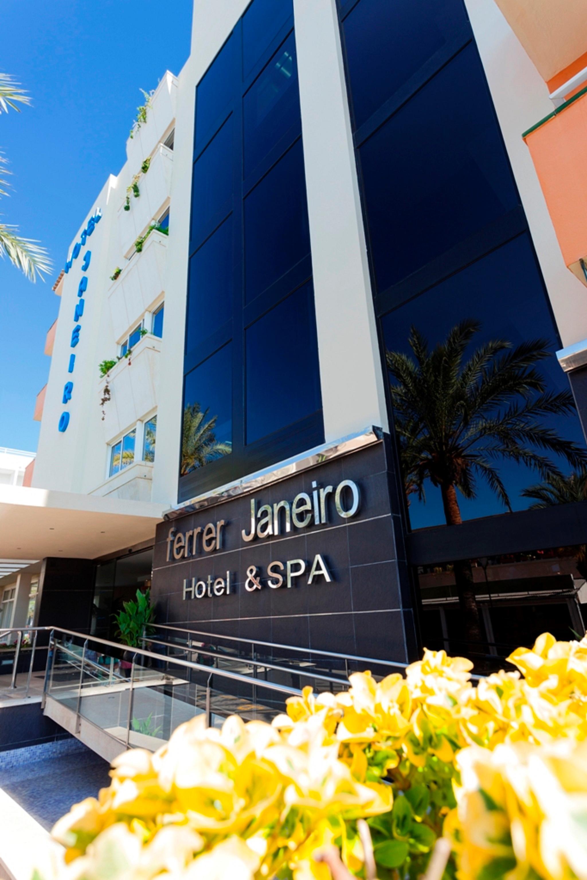 Ferrer Janeiro Hotel & Spa Кан Пикафорт Екстериор снимка