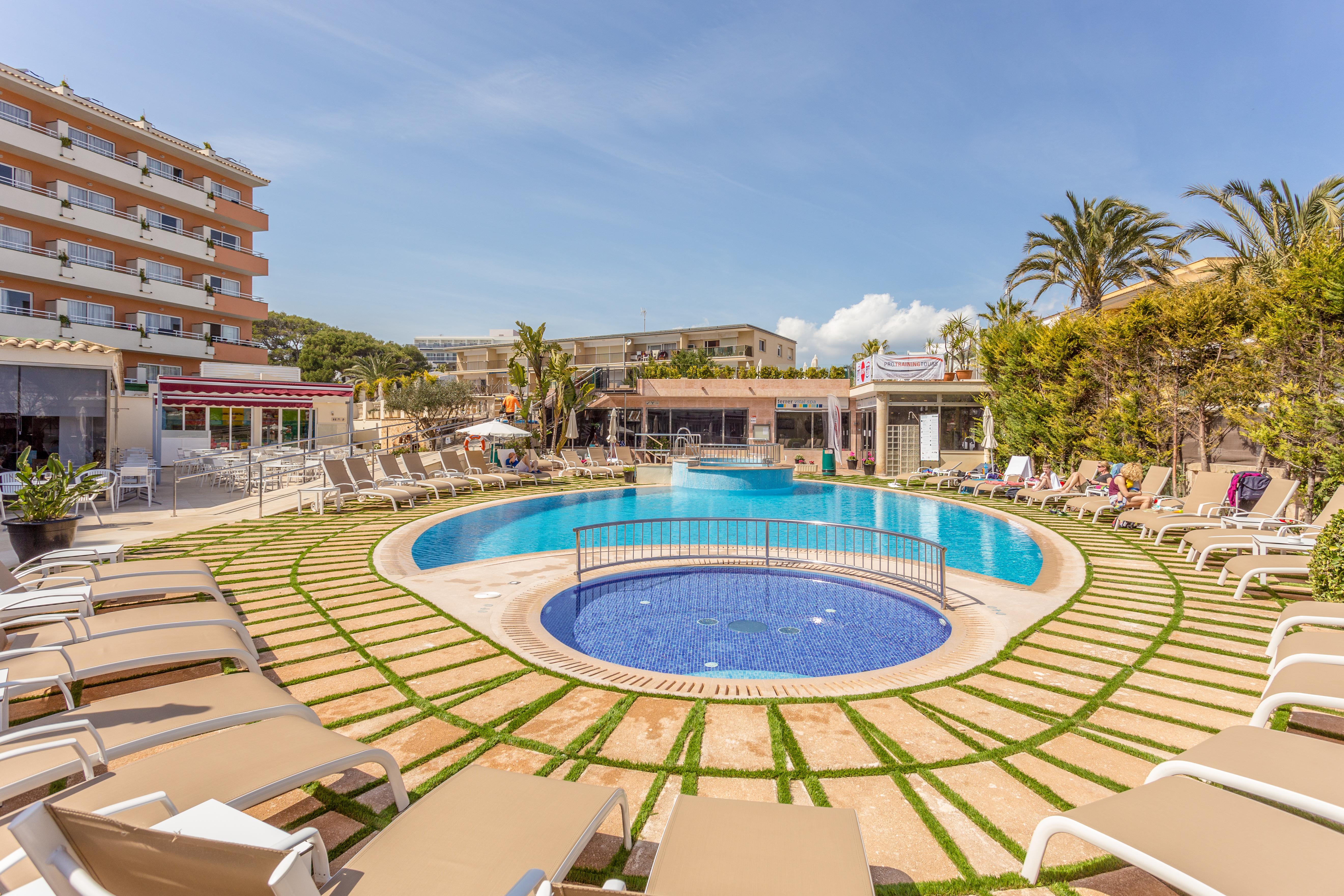 Ferrer Janeiro Hotel & Spa Кан Пикафорт Екстериор снимка