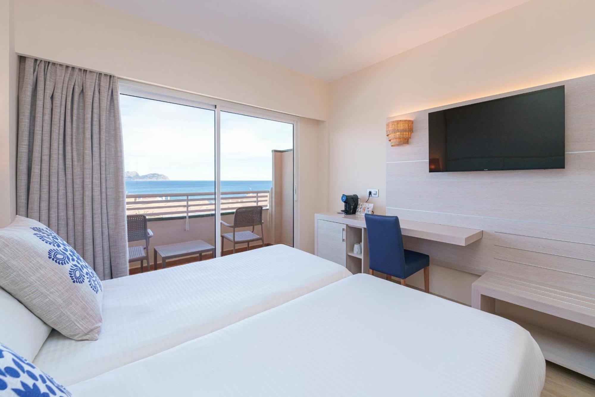 Ferrer Janeiro Hotel & Spa Кан Пикафорт Екстериор снимка