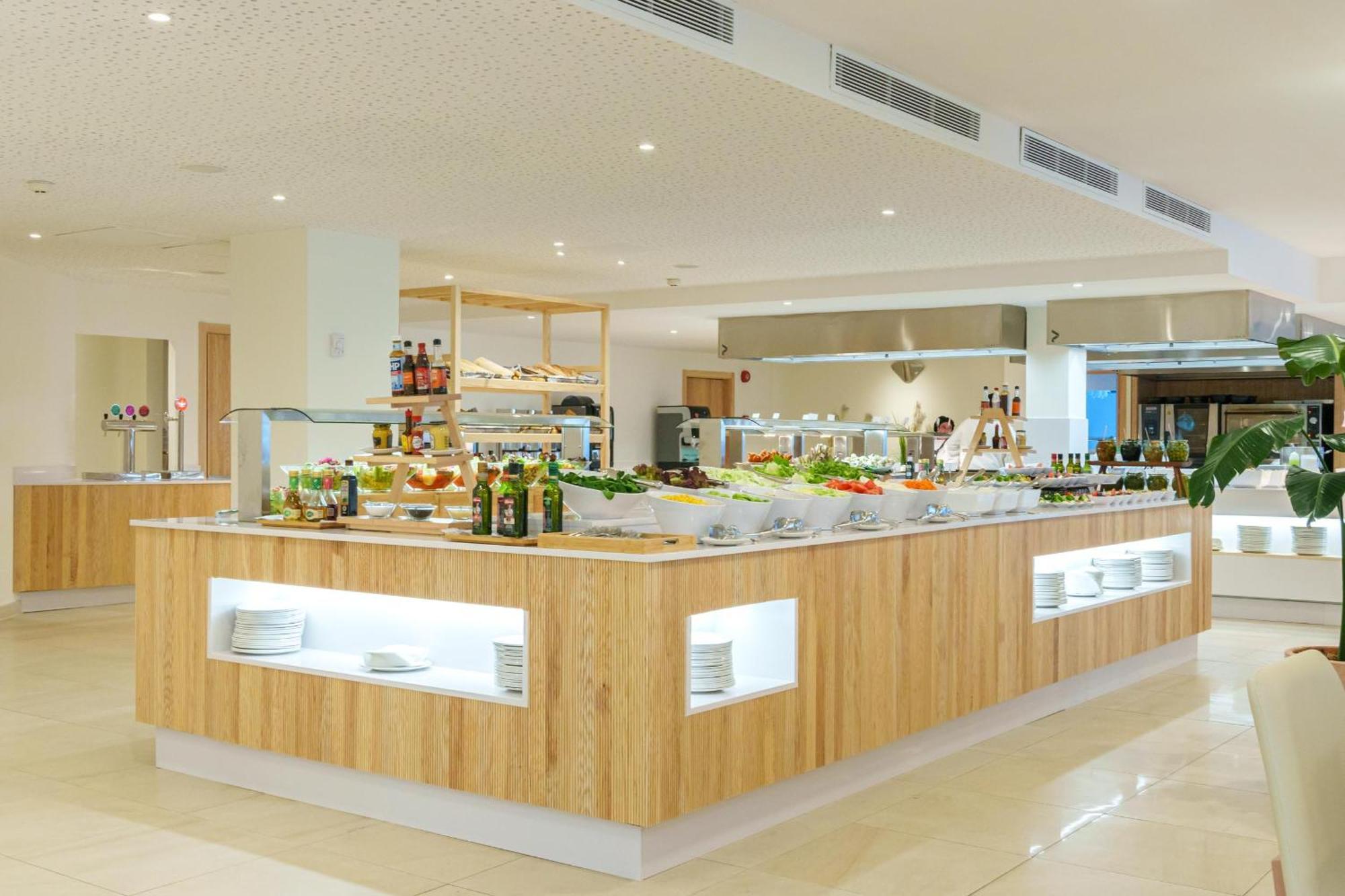 Ferrer Janeiro Hotel & Spa Кан Пикафорт Екстериор снимка